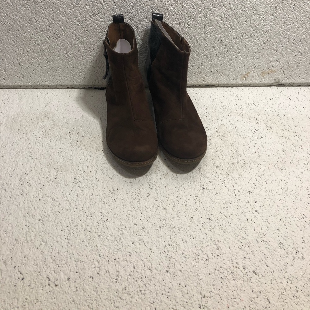 Welo suede leather wedge ankle boots/booties